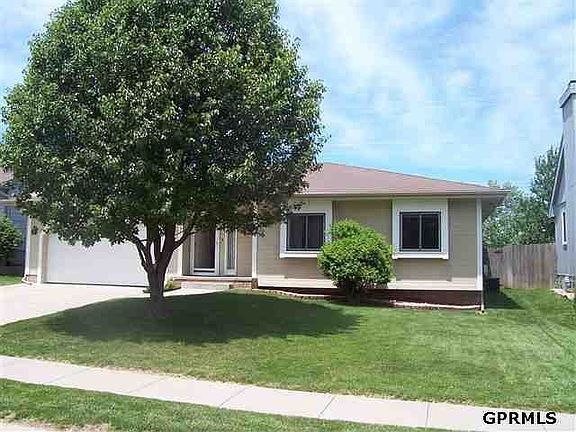 2nd image of 2608 Alberta Ave
