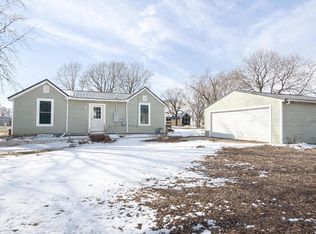 405 Grant St, Manchester, IA 52057