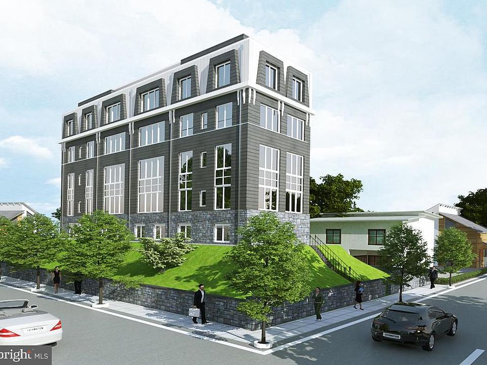 2nd image of 3011 20th St NE