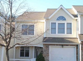 3 Chatham Ct, Fishkill, NY 12524