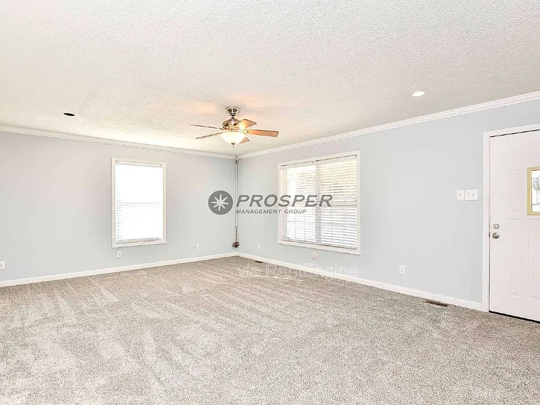 1082 Hampton Rd — Photo 6