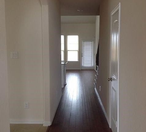 5th image of 3652 Bainbridge St