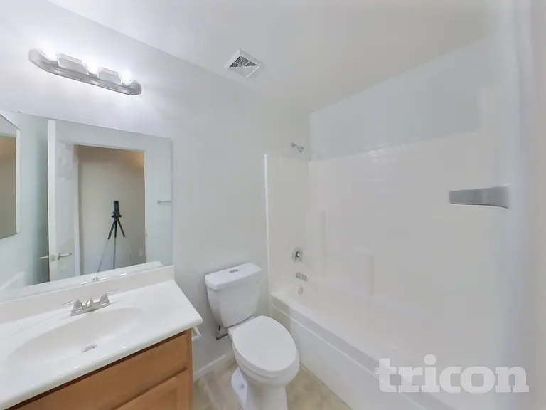 34113 N Alison Dr — Photo 17