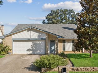 904 Rusk Dr, Euless, TX 76039