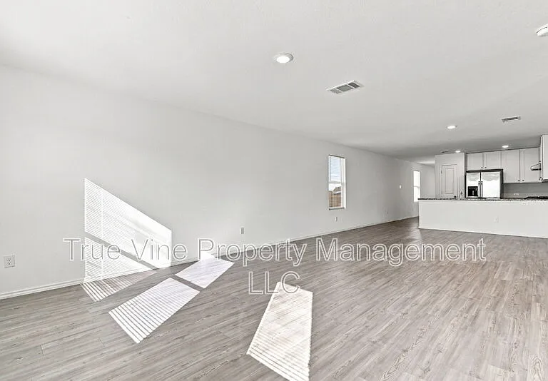 2906 Millikan Dr — Photo 17