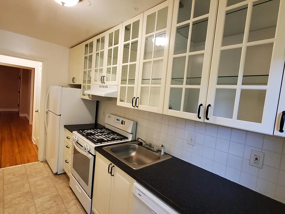511 Silver Spring Ave #2