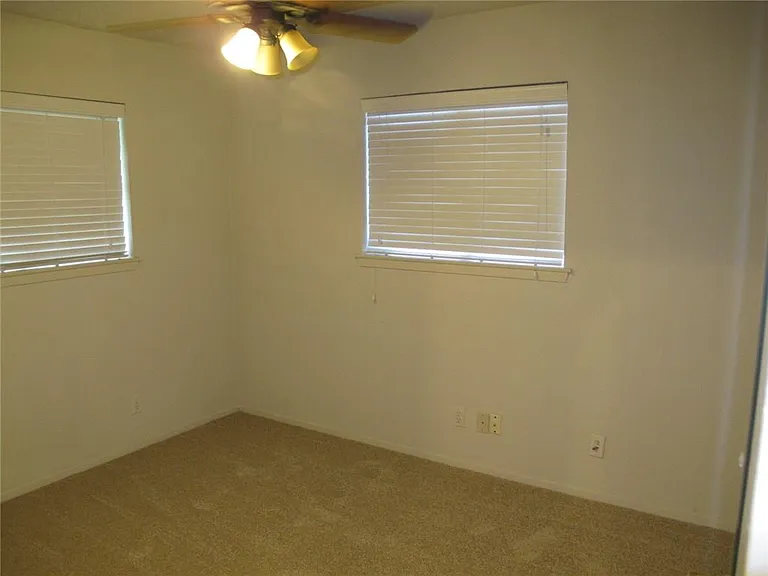 1213 S Meadows Dr — Photo 8