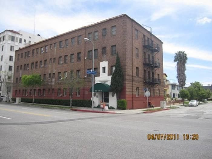 1st image of 3950 W 8th St APT 305