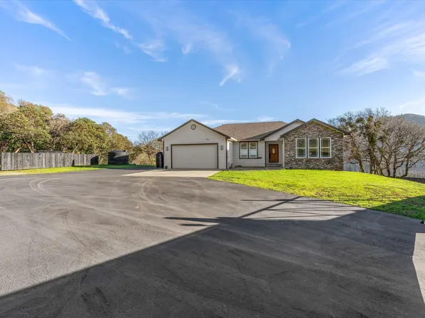 1401 7th Ave, Gold Hill, OR 97525