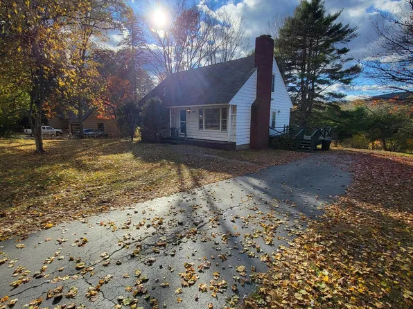 423 Lake Avenue, Lake Luzerne, NY 12846