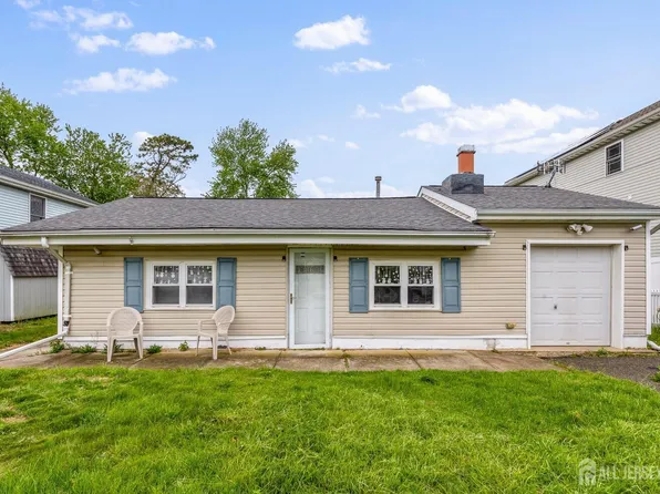 560 Lloyd Rd, Toms River, NJ 08753