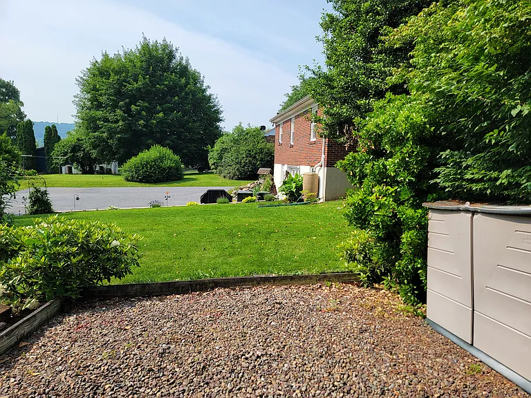 541 Cloverbrook Dr — Photo 20
