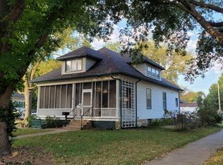 402 S Main St, Lindsborg, KS 67456