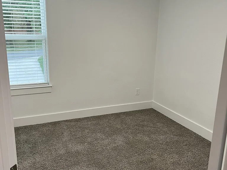 1116 S Tone Ave — Photo 12