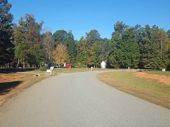 4th image of 182 Dakota Dr