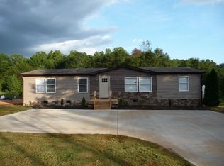 380 Morgan Rd, Wellford, SC 29385