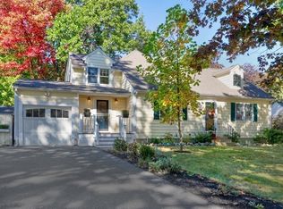 19 Mount Hood Ter, Melrose, MA 02176