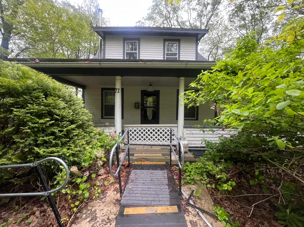 71 Fairview Ave, Mount Pocono, PA 18344