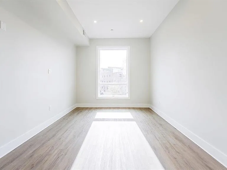 667-665 Grand St #204 — Photo 7
