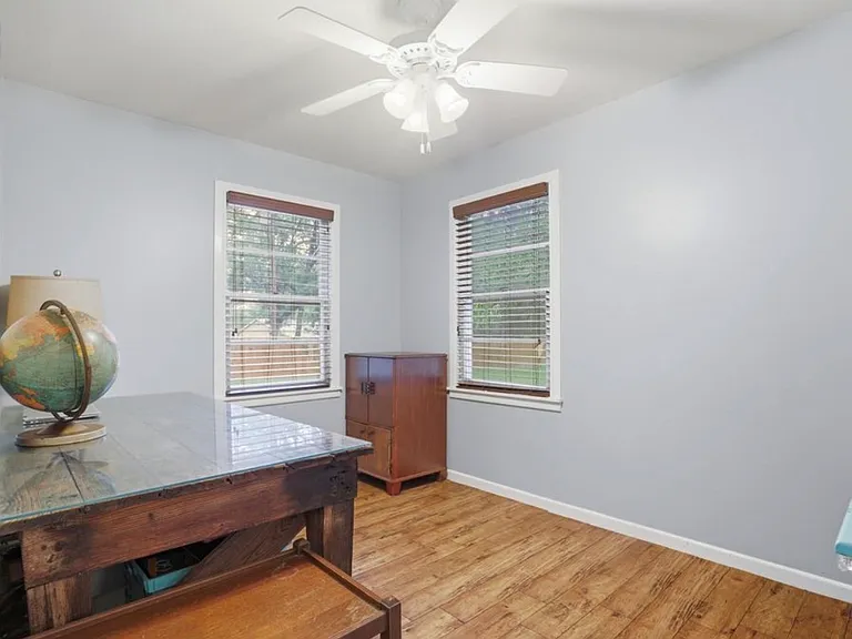 306 Erie Ave — Photo 7