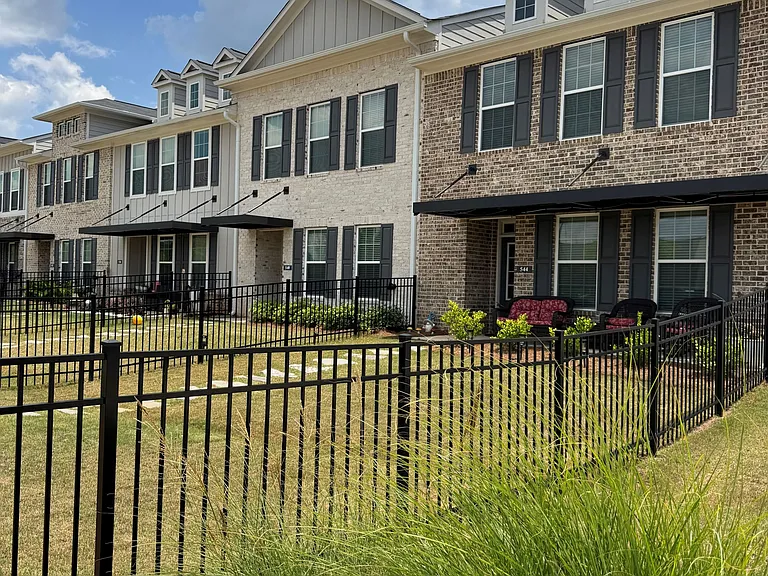 Tessa Jodeco Townhomes — Photo 33