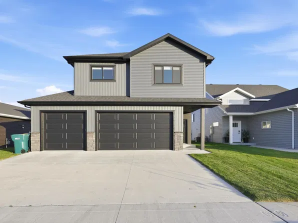 7042 67th St S, Horace, ND 58047