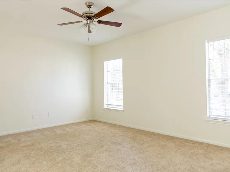 22 Cottage Grove Pl — Photo 11