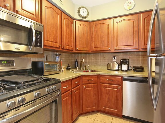 2nd image of 363 Artist Lake Dr