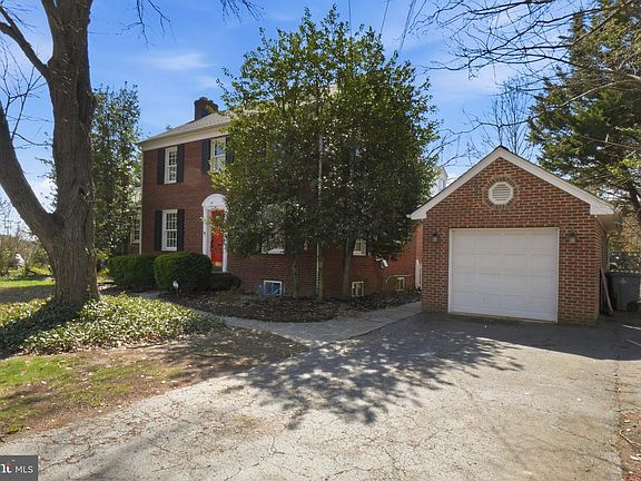 2nd image of 3524 Blair Rd