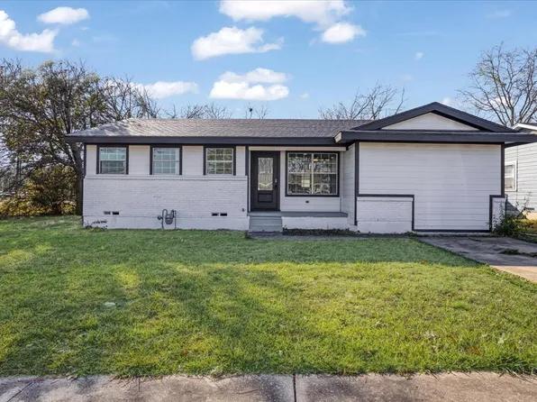 110 E Cunningham St, Bonham, TX 75418