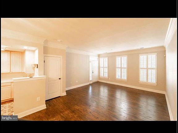 2nd image of 254 Fountain Green Ln Unit 100
