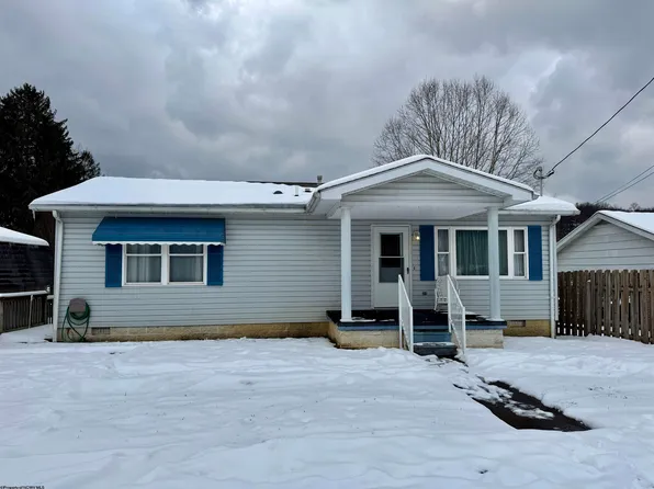 712 Rice St, Barrackville, WV 26559