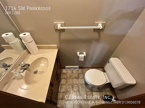 5th image of 1714 SW Parkridge Dr