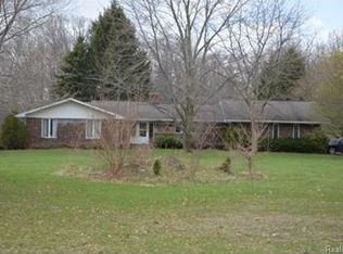 13475 Briar Hill Rd, Carleton, MI 48117