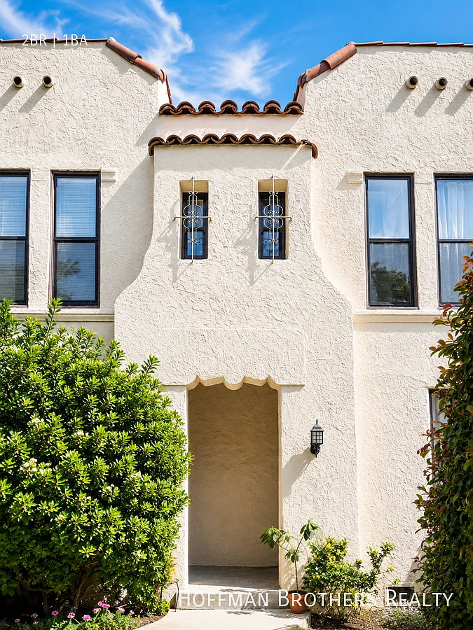 4526 Edgewood Place Los Angeles, CA 90019 — Photo 3