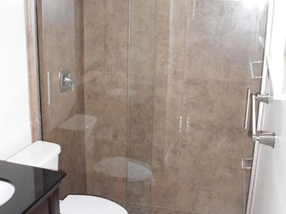 5th image of 630 SW 7th Ave #12