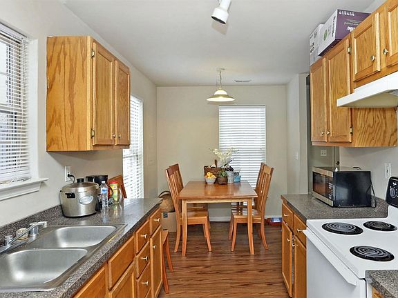2nd image of 228 Waller Ave