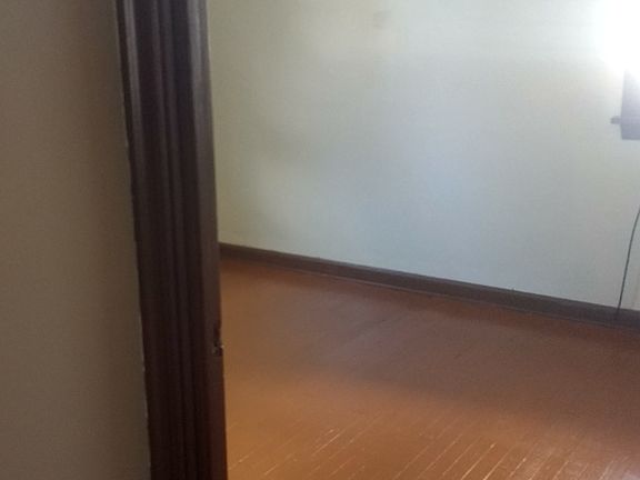 5th image of 11946 Kirton Ave
