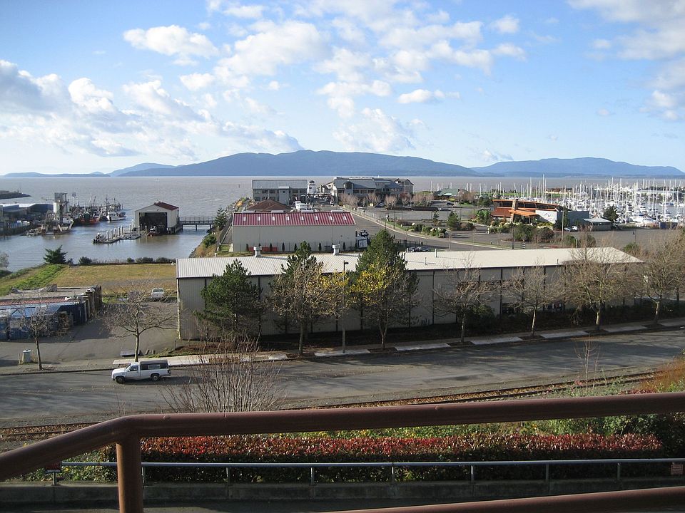 Bay, Marina & Island Views