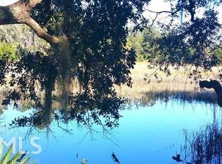 424 Pelican Cir, Woodbine, GA 31569