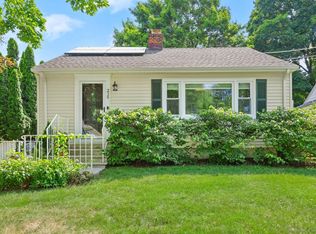 215 Bennett St, Fairfield, CT 06825