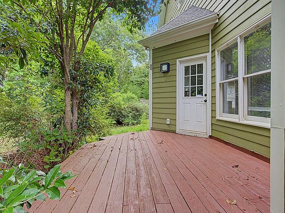 5th image of 102 Powder Mill Ct