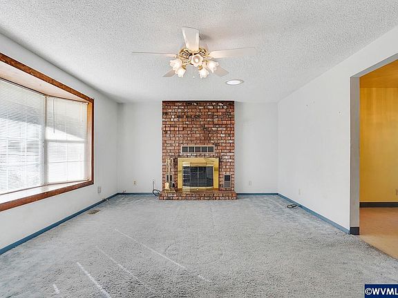 3rd image of 465 Evergreen Ave SE