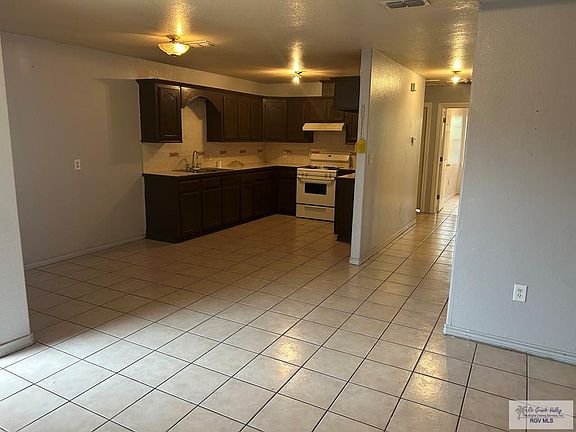 2nd image of 2935 Gazelle Ave