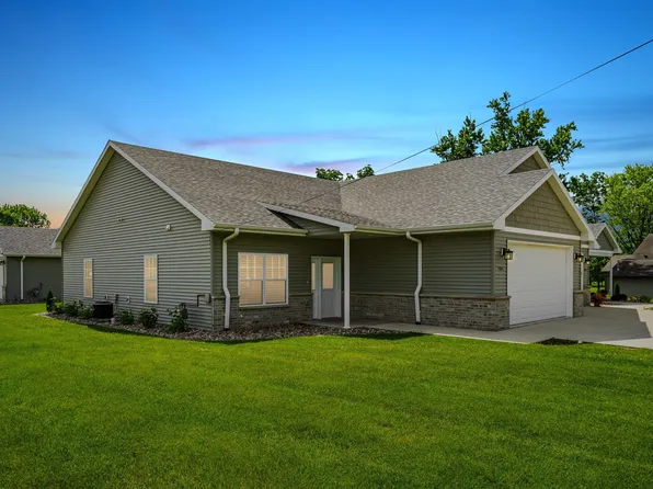 304 S Chestnut St, Edgewood, IA 52042