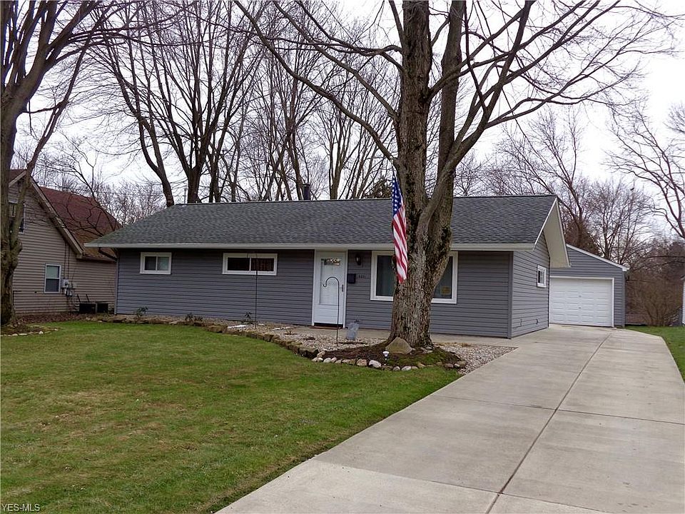 1st image of 4211 Woodmere Dr