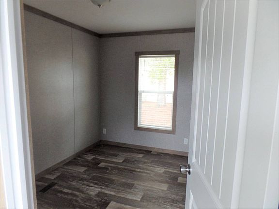 4th image of 416 Blue Dolphin Ln
