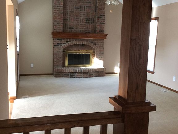3rd image of 2716 S Castle Dr