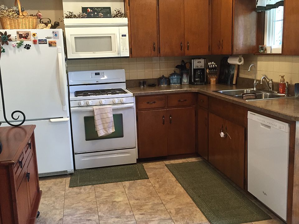 2nd image of 309 Waterford St
