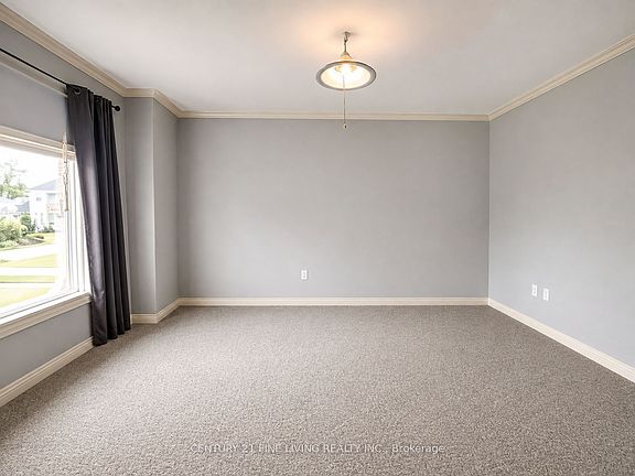 3rd image of 146 Bradford St #1